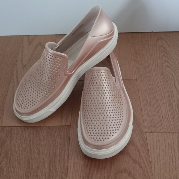 Crocs shoes US 2 - Picture 2 of 7